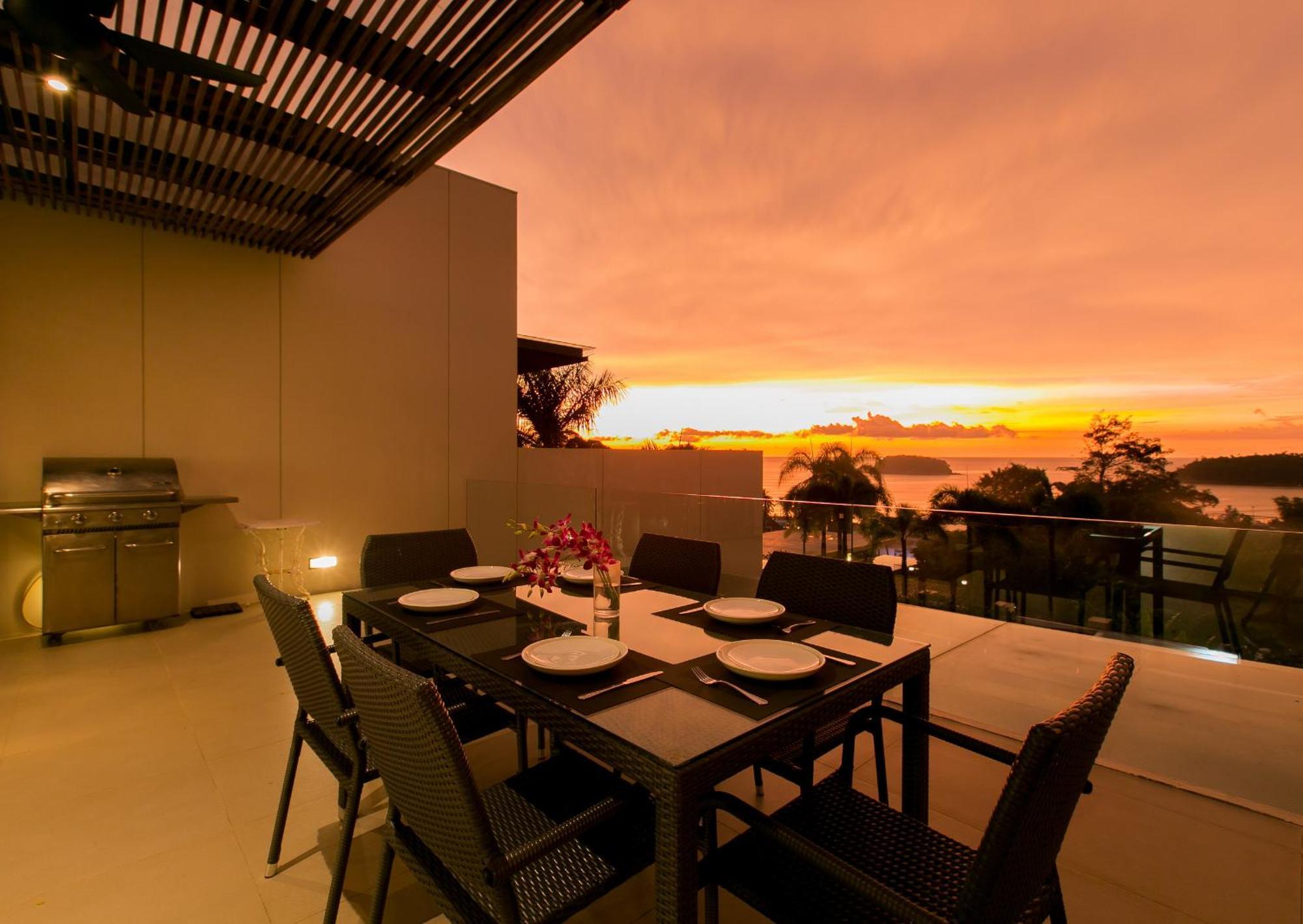 อพาร์ทเม้น The Heights Seaview C1 Near หาดกะตะ