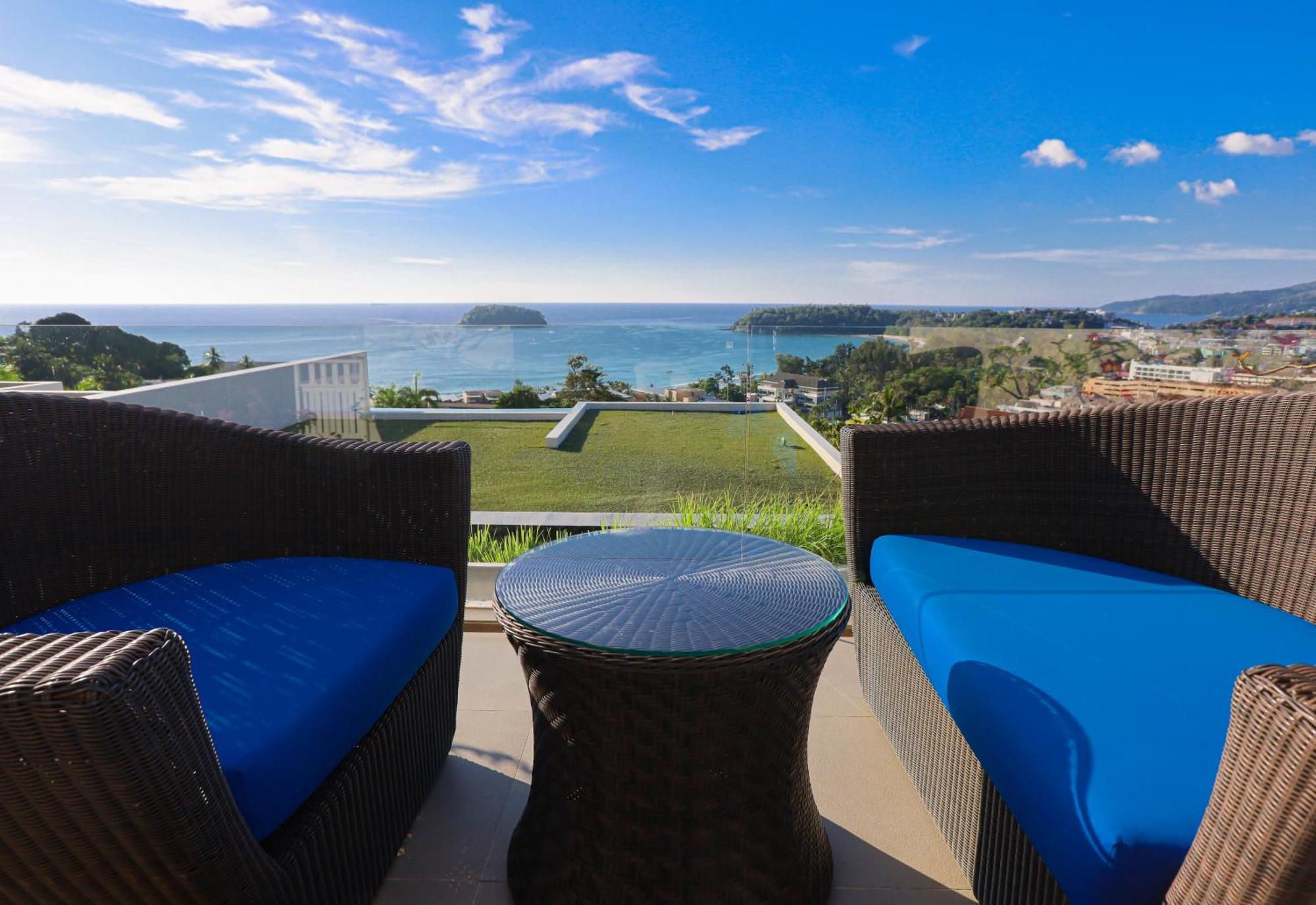 Apartment The Heights Ocean Views B15 Near *